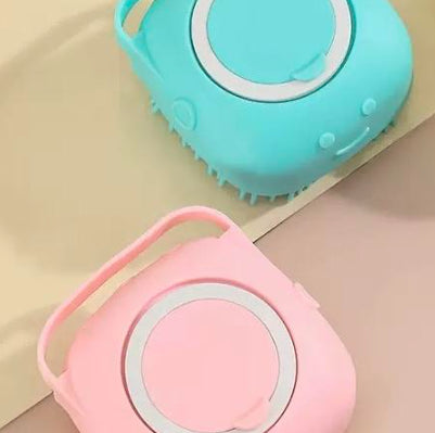 Two colorful scrubbers, one pink and one blue, on a beige background.